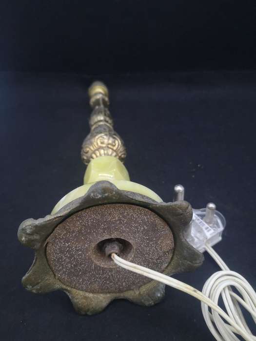 Lamp base