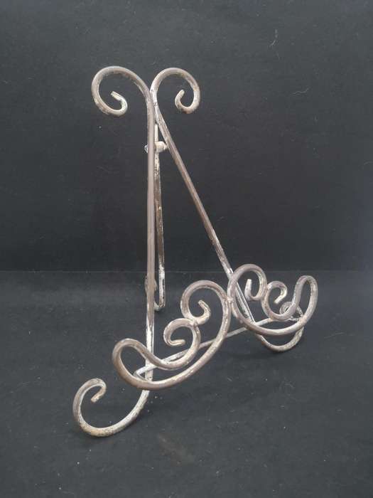 Metal book stand