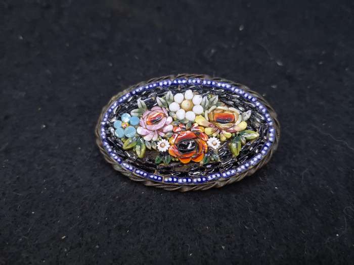 Gorgeous Micro Mosaic brooch - note: the back clip missing