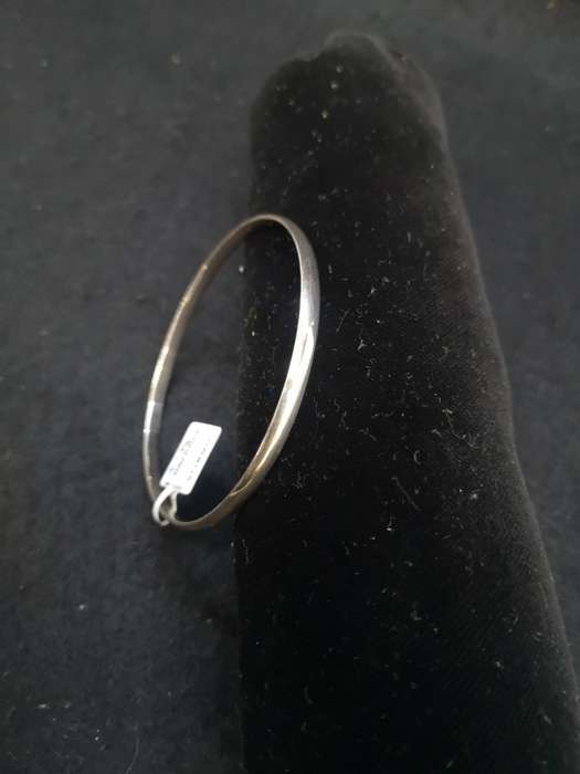 925 Silver 4mm bangle 7.3g