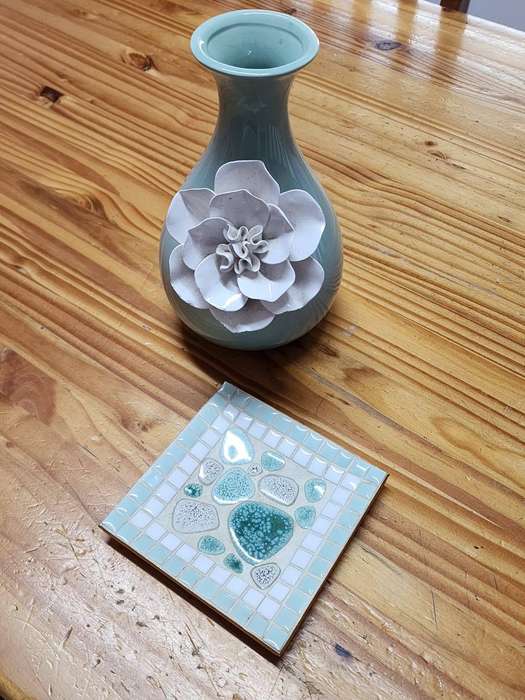 Flower vase and trinket plate