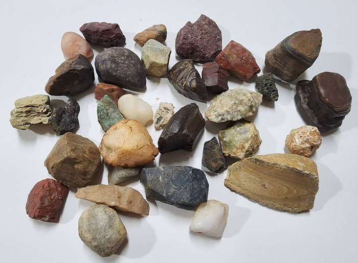 Semi-precious Gemstone - Lot 15