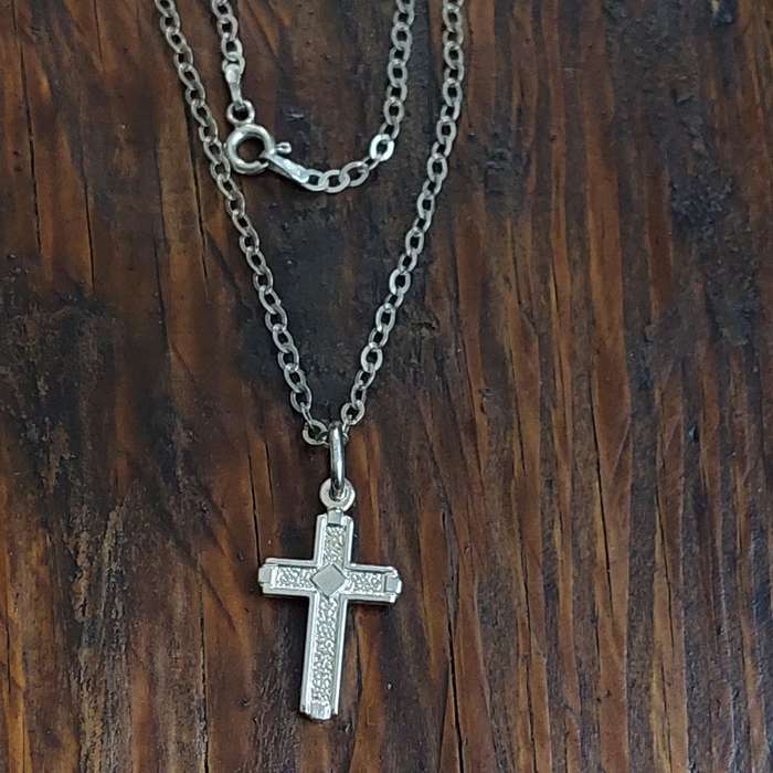 925 Sterling Silver Cross (28x15cm) pendant with chain
