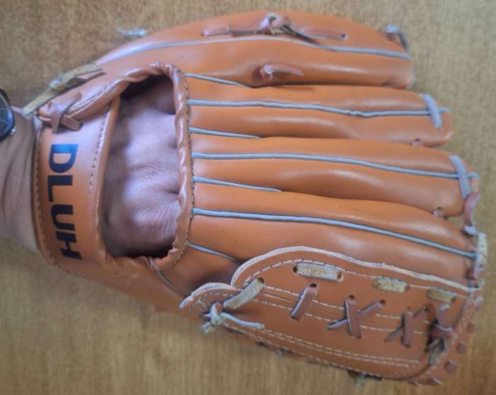 DLUH Baseball glove 1190