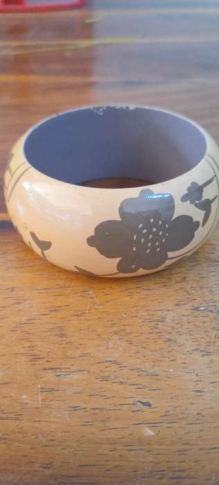 Large bangle with flower motif