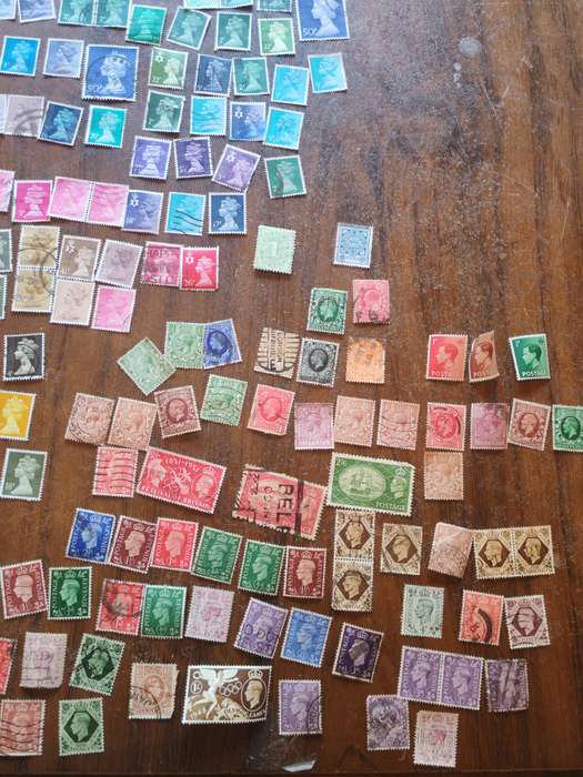 Massive lot of 400+ vintage Great Britain stamps