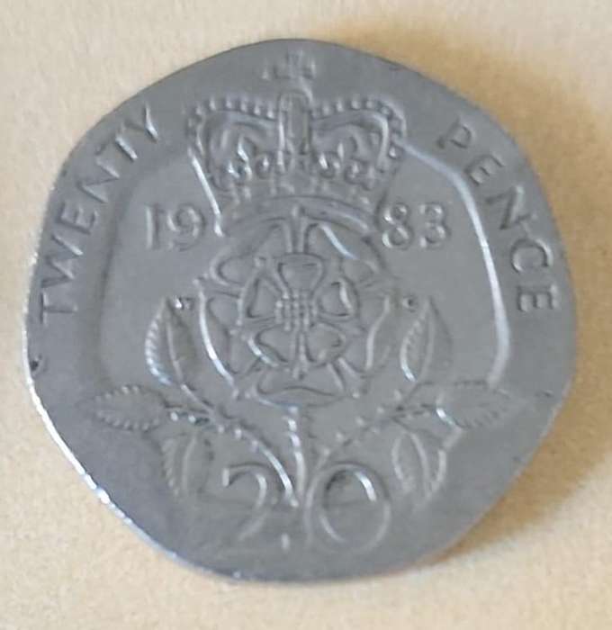 Great Britain collection of different dates ~ 1/2p, 6 P, shilling, 2 shilling, 10 P, 20 P & 50 Pence