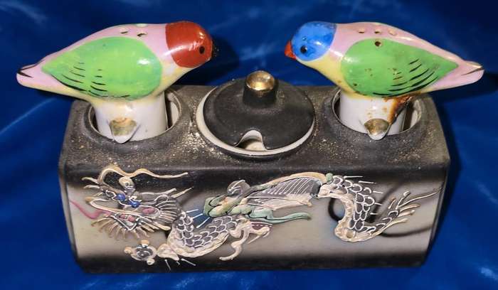 Vintage Bird Nodders Set - Salt & Pepper Shakers - PATENT T.K. Rare to find with Lid!