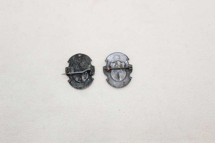 1938 Voortrekker Eeufees badges x 2