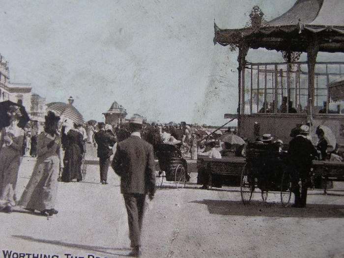 Dainty Series POSTCARD - Worthing, The Promenade 1905