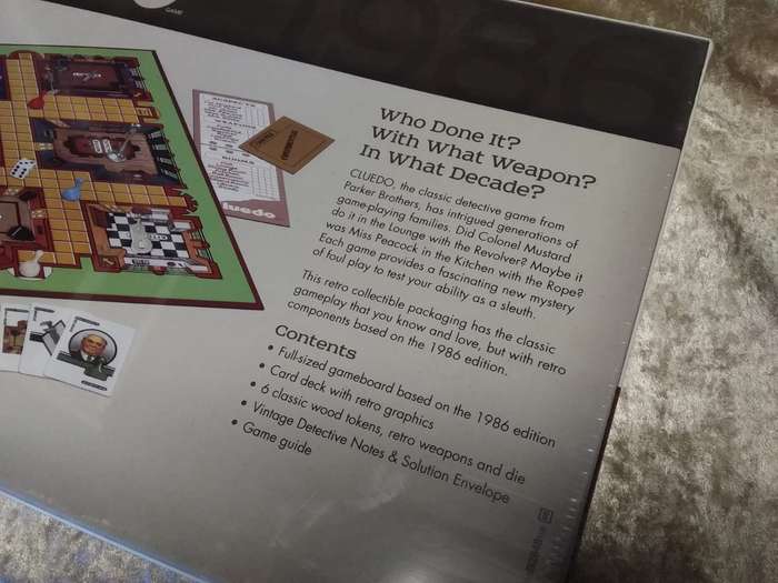 Hasbro Gaming Cluedo - Classic Detective Game (Retro Series Clue 1986 Edition, Manufactured: 2014)