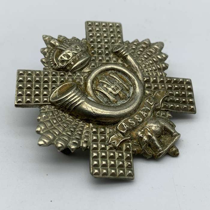 WW2  Scottish 'Highland Light Infantry' Cap Badge (Kings Crown)