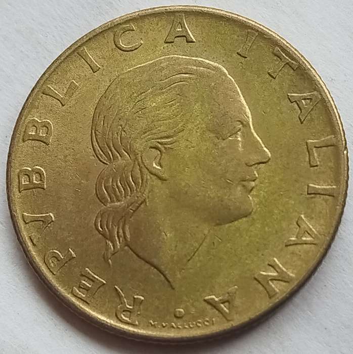 1979  200 Lire     Italy         SUN16426~