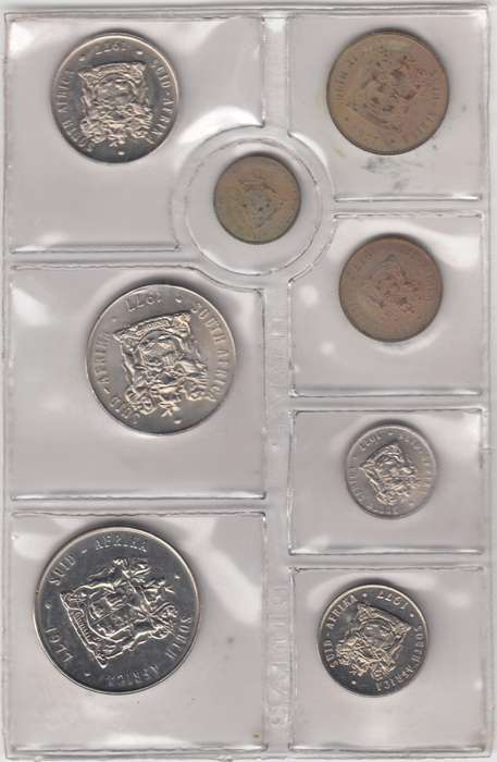 1977 MINT PACK UNC With 1/2 Cent Coin  Sealed    1977-124