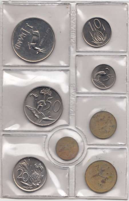 1977 MINT PACK UNC With 1/2 Cent Coin  Sealed    1977-124