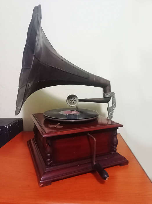 HMV Gramophone