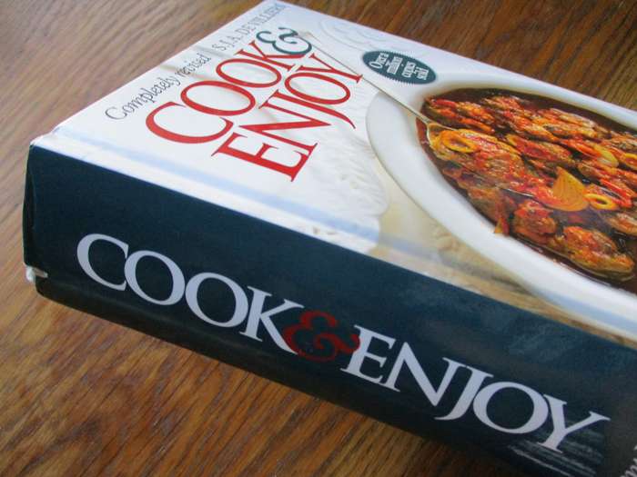 Cook & Enjoy  Completely Revised S.J.A. de Villiers