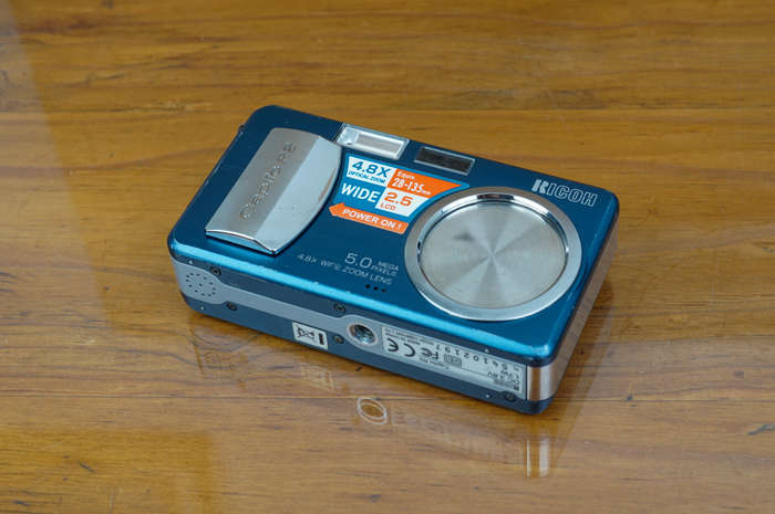 Ricoh Caplio R2 digital compact camera **CCD sensor**