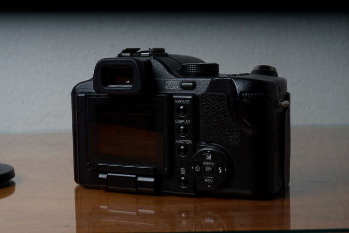 Panasonic Lumix DMC-FZ50 10mp CCD-sensor digital bridge camera *Leica Vario-Elmarit lens*