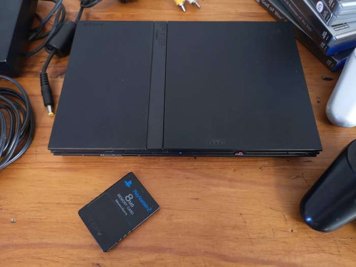 Sony PS2 slim + games bundle