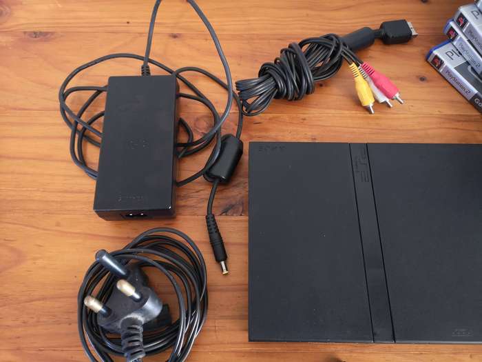 Sony PS2 slim + games bundle