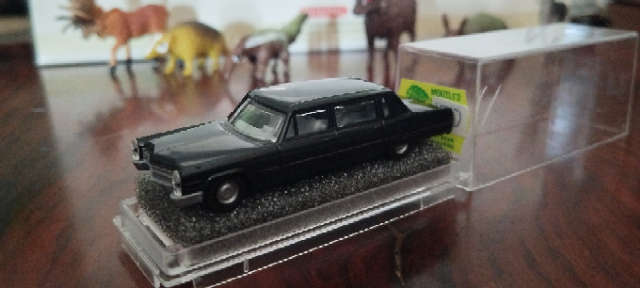 Praliné Cadillac 70 Pullman Limousine  - 1/87 Scale