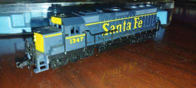 Atlas FE GP-40 Locomotive - Santa Fe 1341 - N Gauge