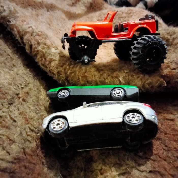 Model car 1 Maisto BMW X6 silver+1 Pawa R Clash green+Power Ranger Orange 1 wheel gone