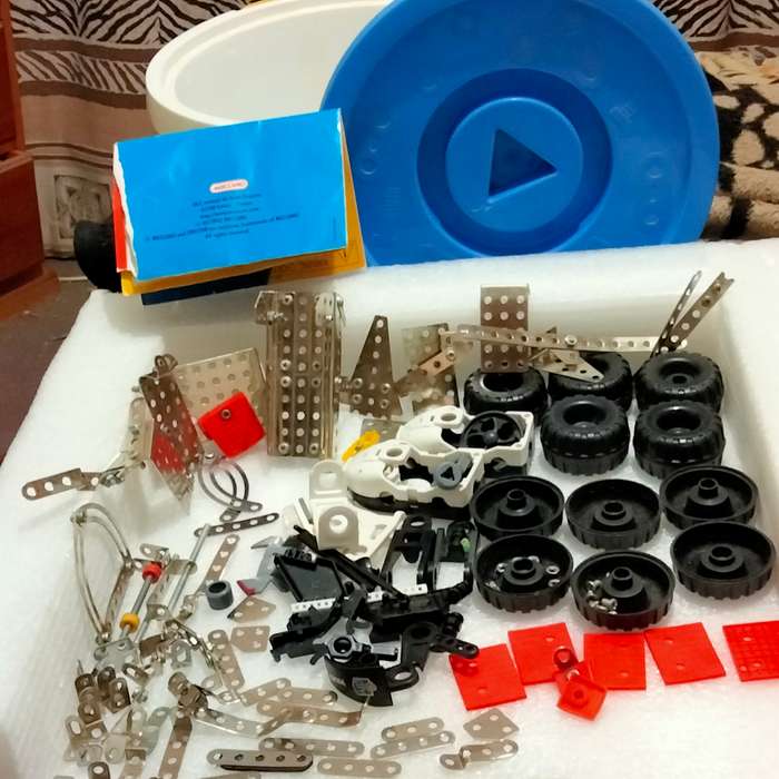 Meccano Mixed odds parts metal+ plastic parts Used+plastic storage tub-brochureREAD+seePic added car