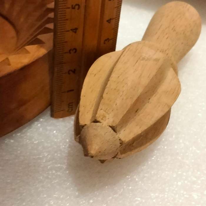 Shortbread thistle mould J&I Crichton Scotland+Citrus squeezer