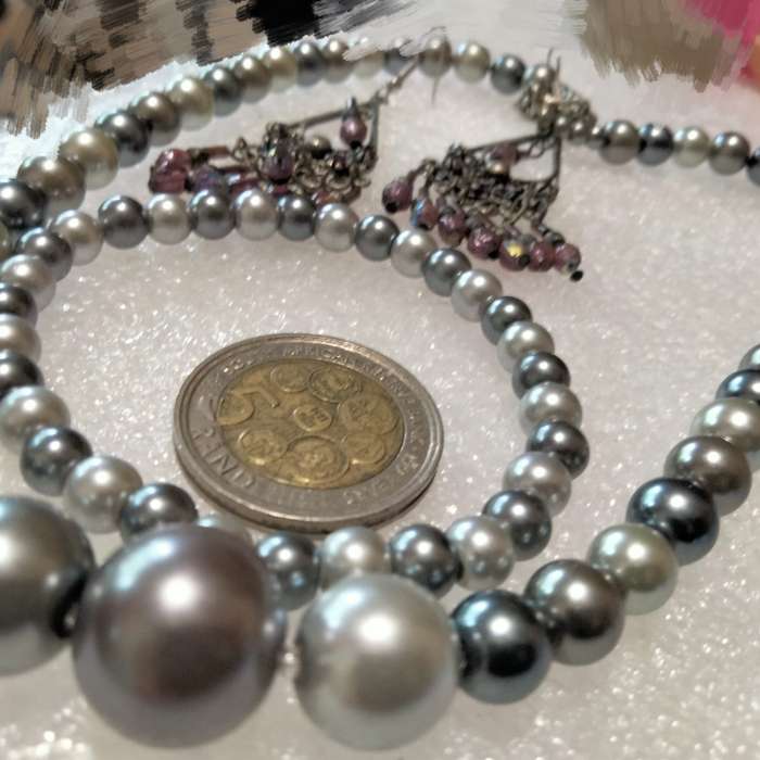 NECKLACE lobster clasp+Bracelet stretch elastic multcolour synthetic Pearls set+ different earrings