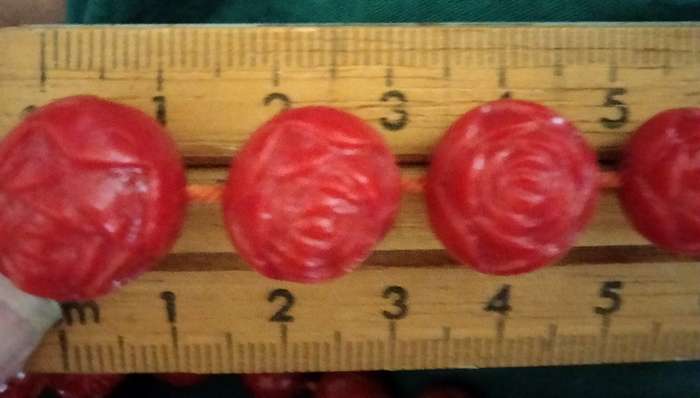 Necklace Vintage Lucite Acrylic Red Rose on each side of bead barrel clasp
