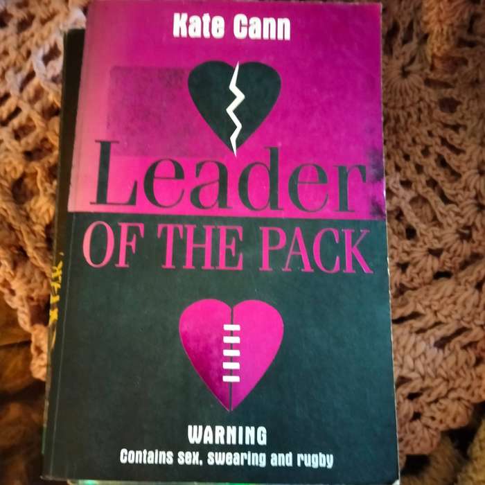 2 books LEADERofthePACK Kate Cann  PB 2008+David Mitchell CLOUD ATLAS PB 2014 softcover Pre-owned