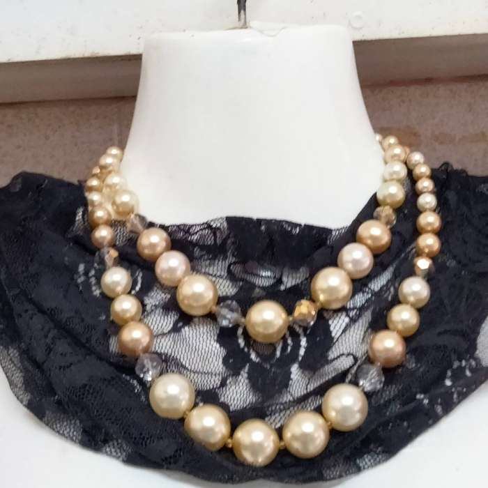 1 Necklace- vintage bib 2 strand faceted cut crystal clear+graduating faux Pearls