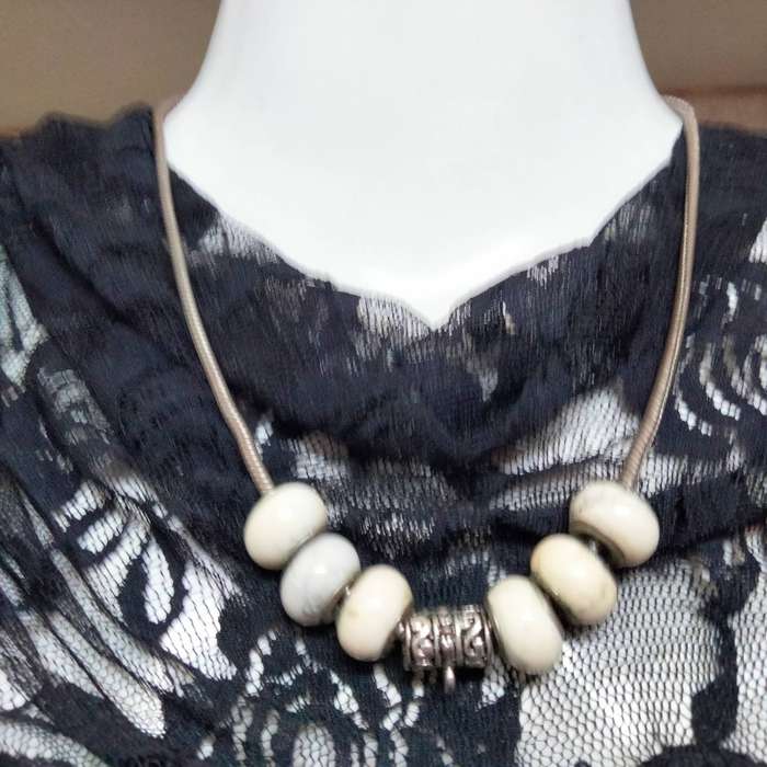 Vintage  Necklace1960s Marbled beads core Sterling Silver stamped 925 +Snake Silver tone chain