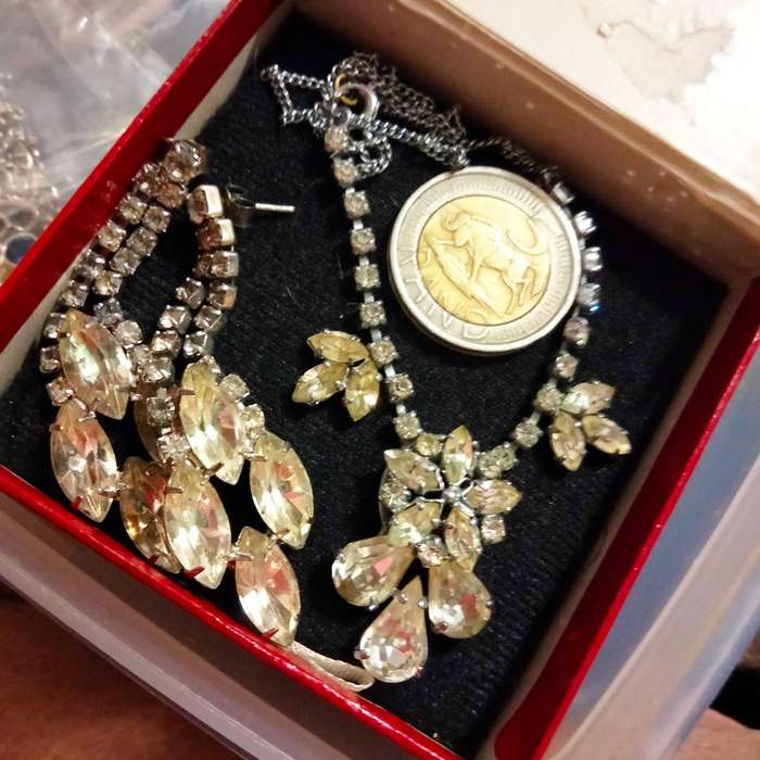 Vintage Necklace+dangle Earrings Rhinestones Pear Diamond square Shapes