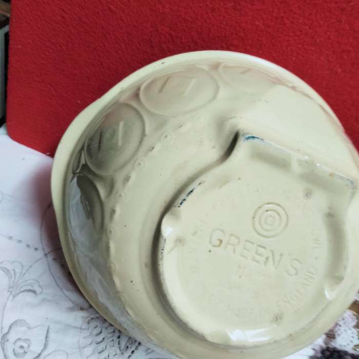 GREENS  11 1/4 "  80 WL - Gripstand England ceramic Mixing Bowl LOOK At My BUY NOW  NO WAITING