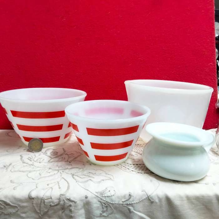 4 Milk Glass Mixing Bowls-Sunbeam 22-2Red Stripe 1no.13 no maker+sauceLOOK At My BUY NOW  NO WAITING