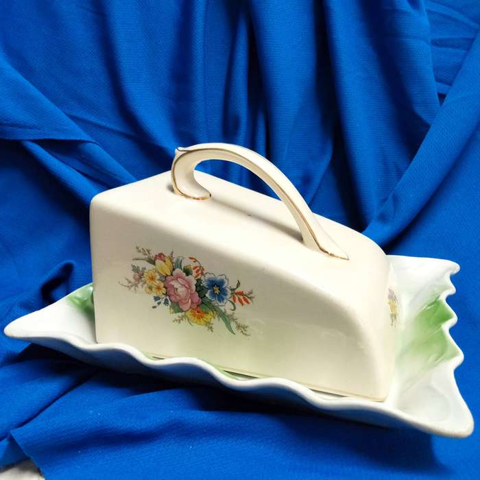 Vintag ceramic mix-Cheese or butter dome+square plate scallop Edge At My BUY NOW items NO WAITING