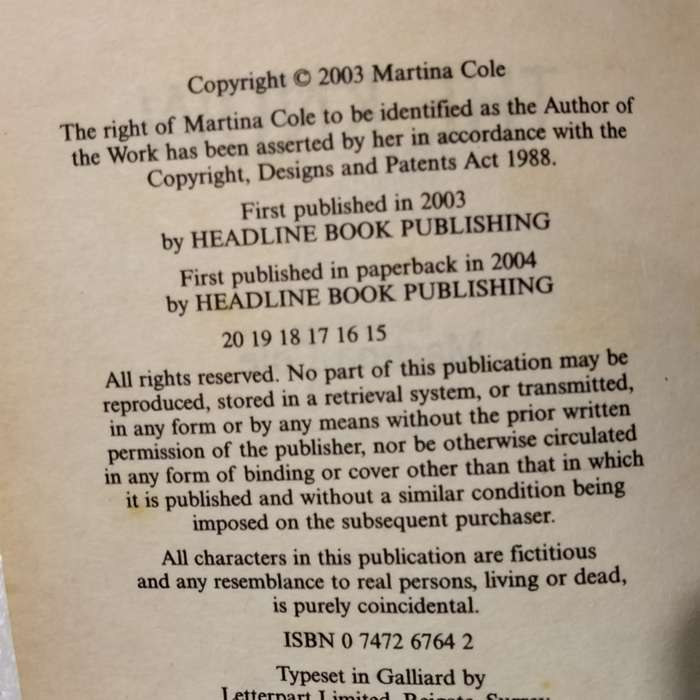 Martina Cole -The Know -PB 2003 + PD James The Murder Room PB 2004Book soft cover Pre-owned
