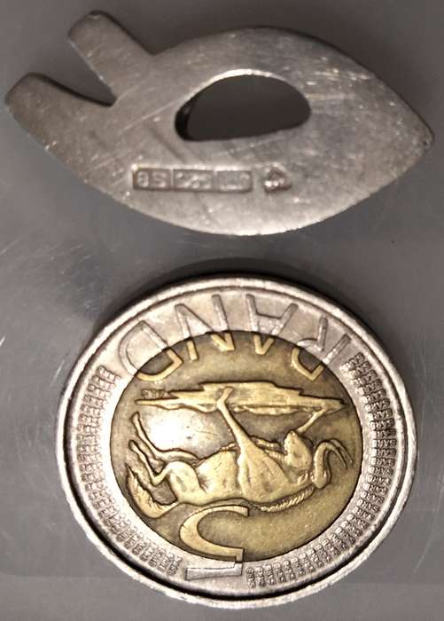 R pendant Sterling Silver 925  clearly marked LOOK At My BUY NOW items NO WAITING