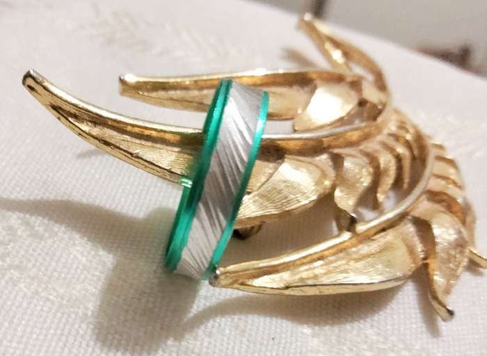 Brooch Leaf prolific Foliate Gold Plated Stunning LOOK AT MY BUY NOW LISTINGS NO WAITING