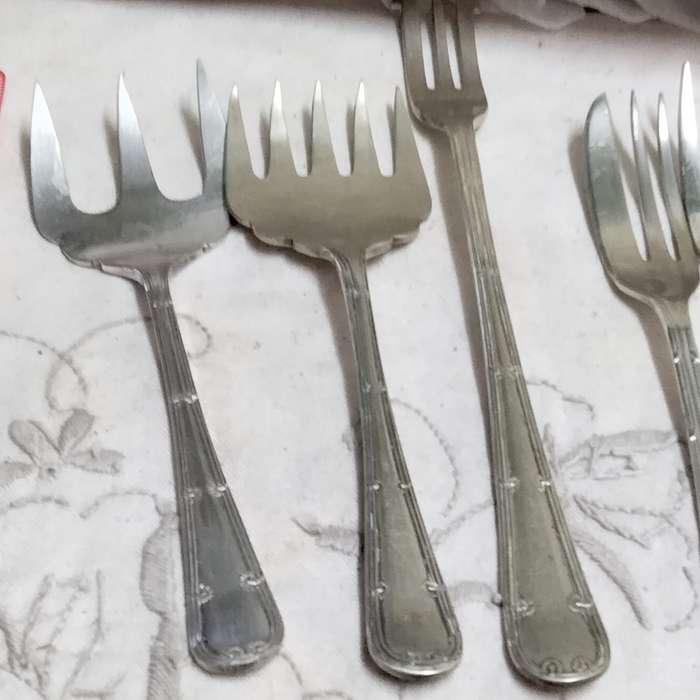 5 table Ware Serving Forks Vintage LOOK At My BUY NOW LISTINGS NO WAITING