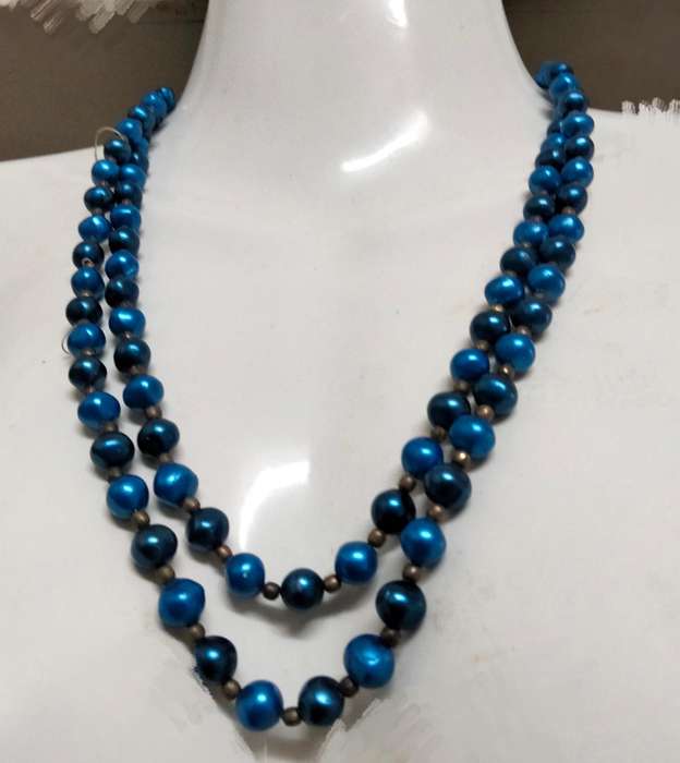 NECKLACE Long Synthetic Blue beads small gold beads Vtg Barrel clLOOK At My BUY NOW ITEMS NO WAITING
