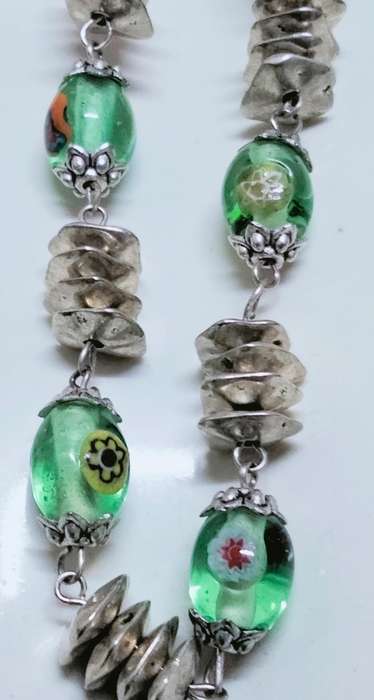 Necklace Green Murano 10 Mille fiori flowers 2 flowers on each bead+Multiple Spacers Silver tone