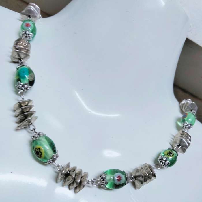 Necklace Green Murano 10 Mille fiori flowers 2 flowers on each bead+Multiple Spacers Silver tone