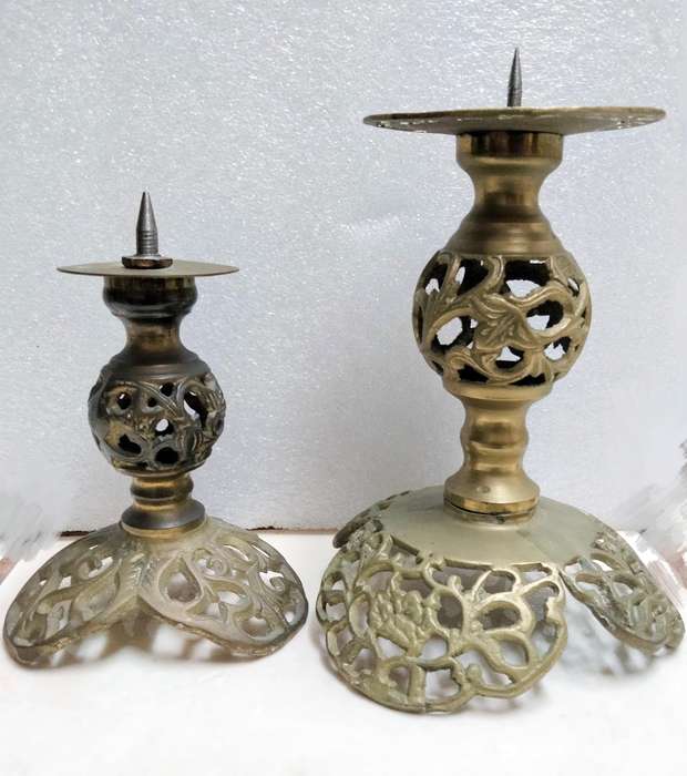 2 ELWECO Ornate  style Intricate Scroll Embossed filigree design BRASS CANDLE Sticks