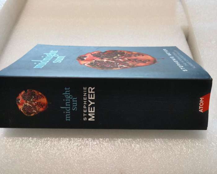 Midnight Sun Author Stephanie Meyers PB 2020 -Soft cover pre-owned