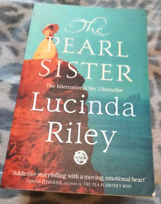 Lucinder Riley-4 booksMISSING Sister,MOON Sister,SHADOW Sister PEARLSisterSERIES Pre-owned Softcover
