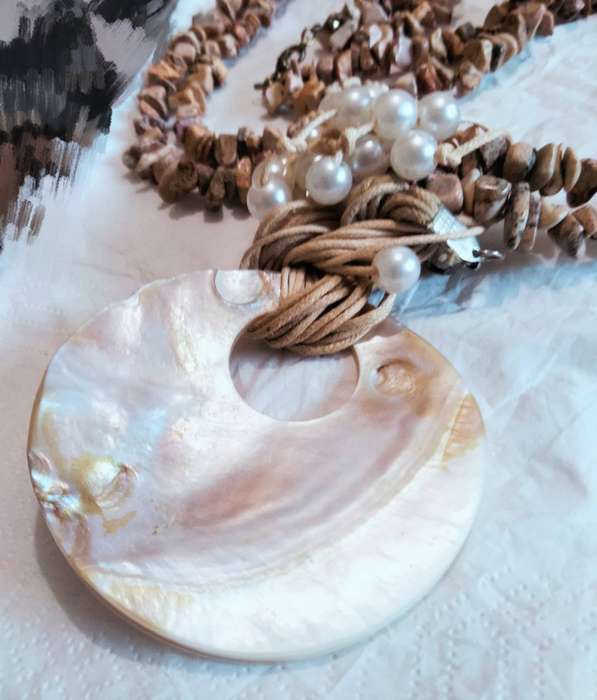 Necklaces 2 separate Now 1-Lots polished chip gemstones+1 Large Mother Of Pearl+faux pearls on cord